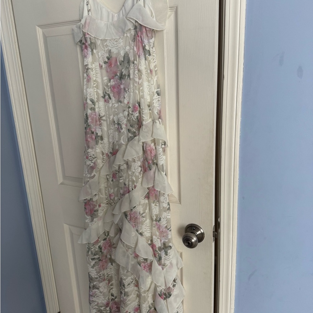 Cider Pink and White Lace Dress - Picture 2 of 3